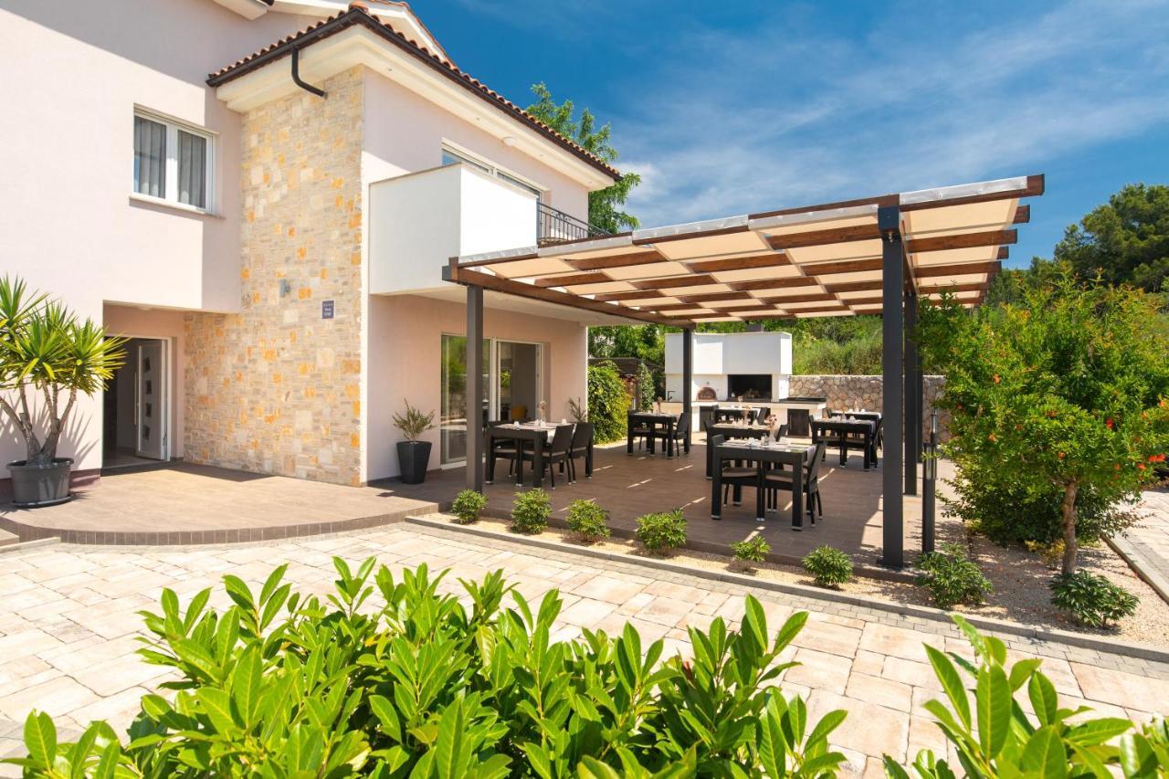 B&B Villa Maris Punat Exterior photo